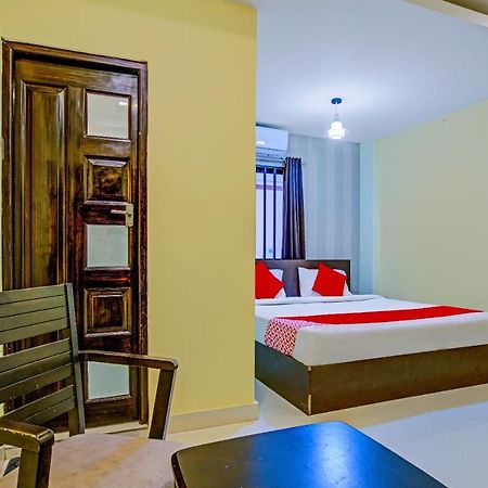 Oyo Flagship 77876 Amigo Suites Kochi Luaran gambar