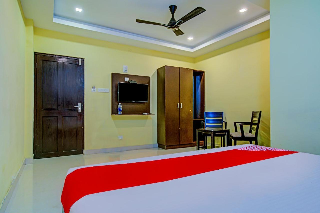 Oyo Flagship 77876 Amigo Suites Kochi Luaran gambar