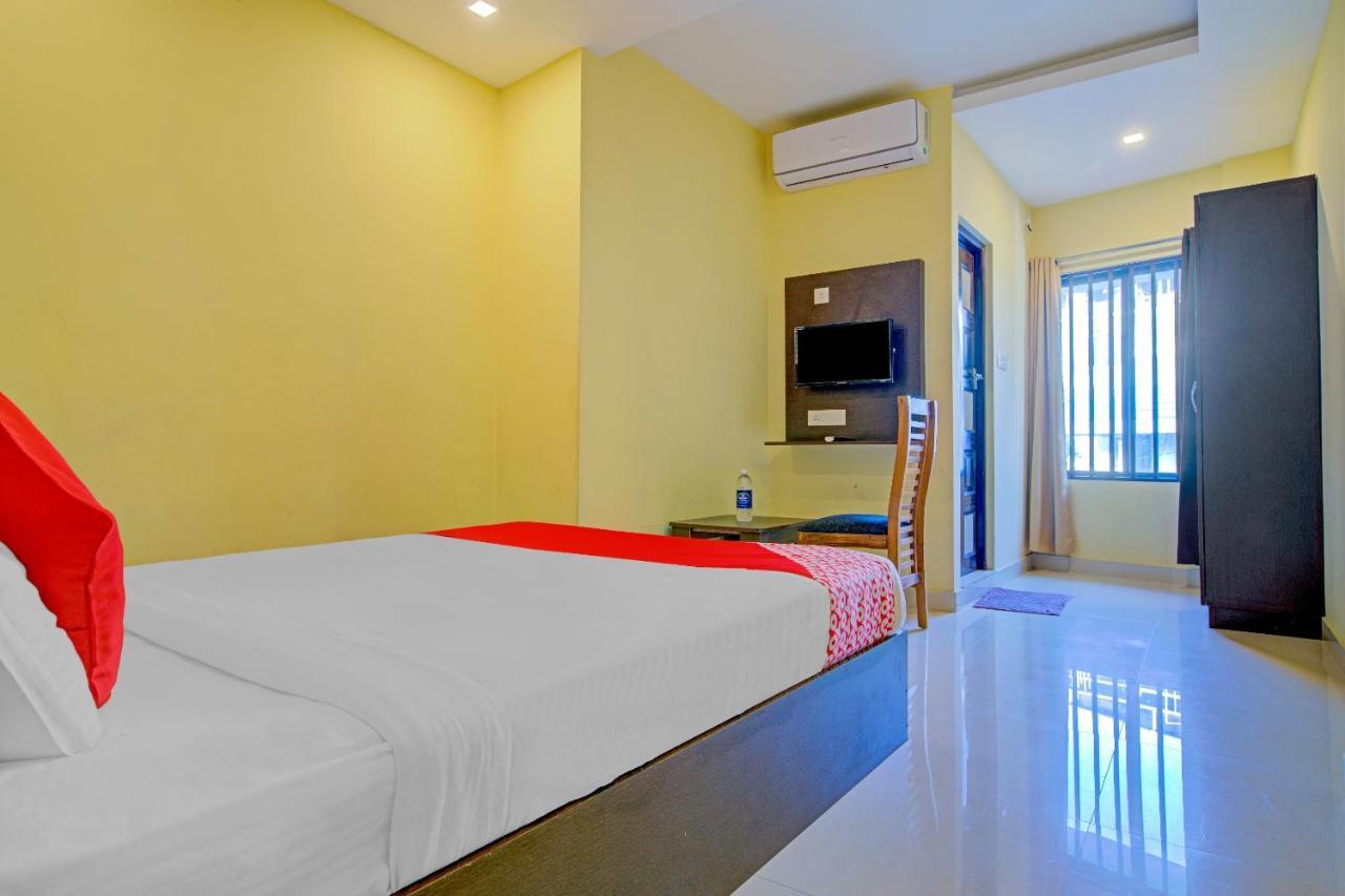 Oyo Flagship 77876 Amigo Suites Kochi Luaran gambar