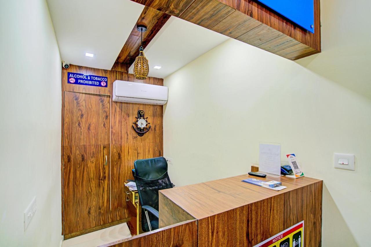 Oyo Flagship 77876 Amigo Suites Kochi Luaran gambar
