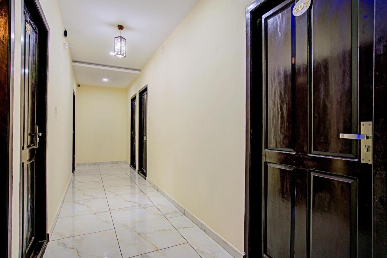 Oyo Flagship 77876 Amigo Suites Kochi Luaran gambar